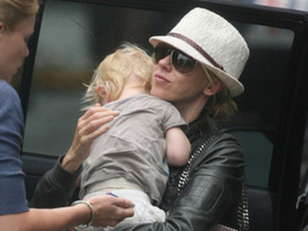 Два блондина Наоми Уоттс