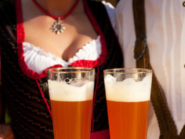Пиво увеличивает женскую грудь