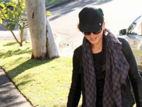 Николь Кидман выгуливает дочь