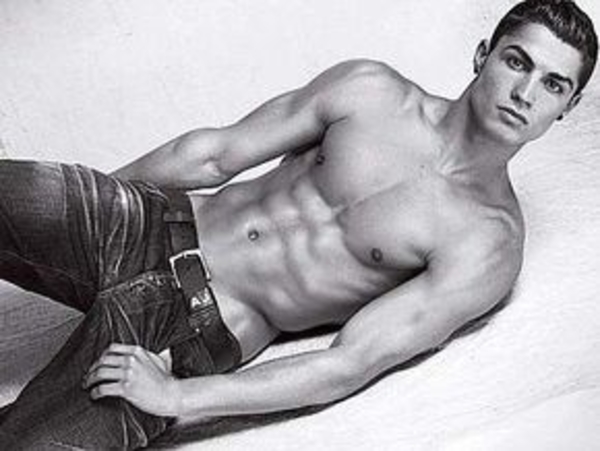 Состоялась помолвка Криштиану Роналду с российской моделью