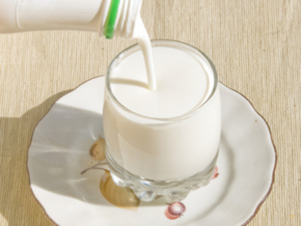 Пить молоко, чтобы не так хотелось курить