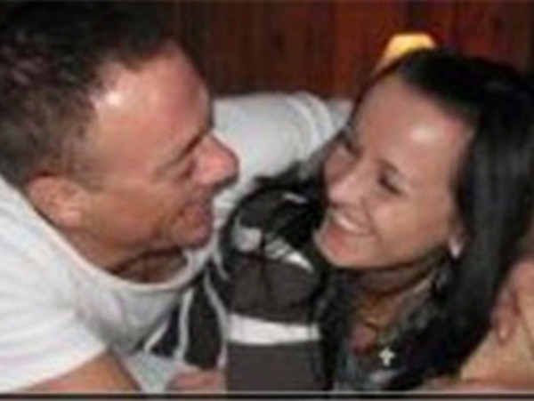 Жан-Клод Ван Дамм поднял руку на свою украинскую невесту