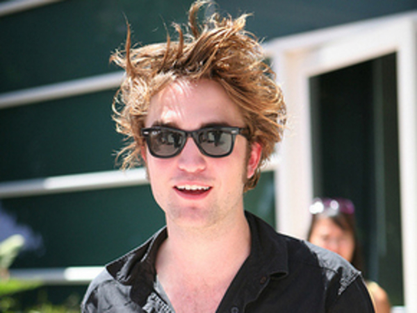 Роберта Паттинсона укусил  лев