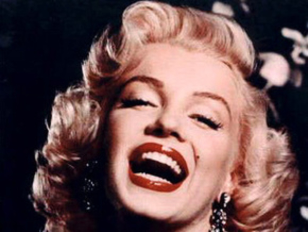 Дом, в котором Мерлин Монро покончила с собой выставлен на продажу