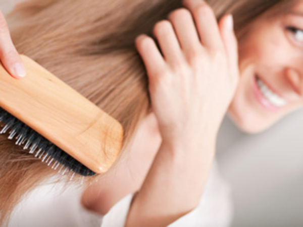 Чешем косу: правила расчесывания волос