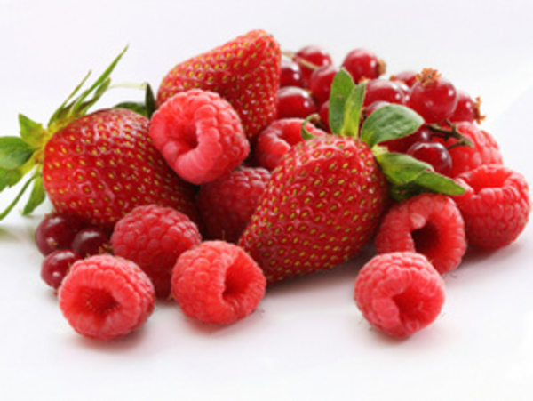 Ягоды в меню детей