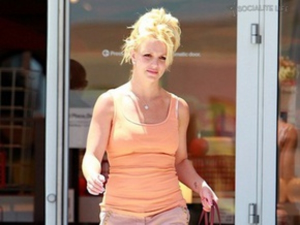 Бритни Спирс лысеет! (ФОТО)