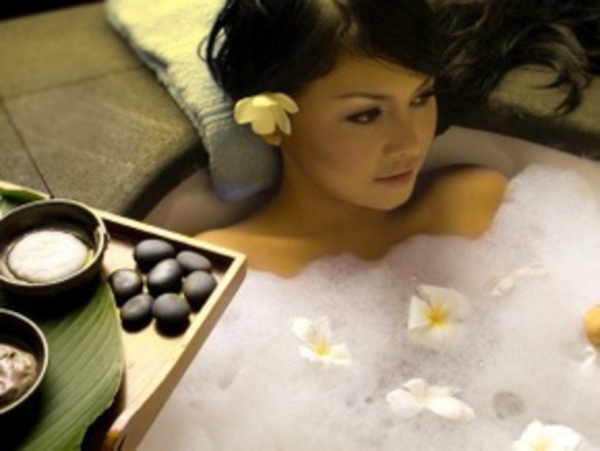 Ученые доказали омолаживающий эффект молочных ванн Клеопатры