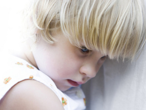 Как помочь малышу справиться с застенчивостью?