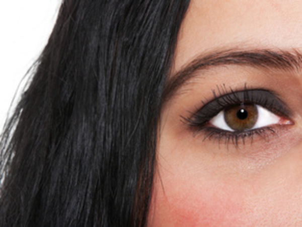 Уход за ресницами и кожей глаз в домашних условиях