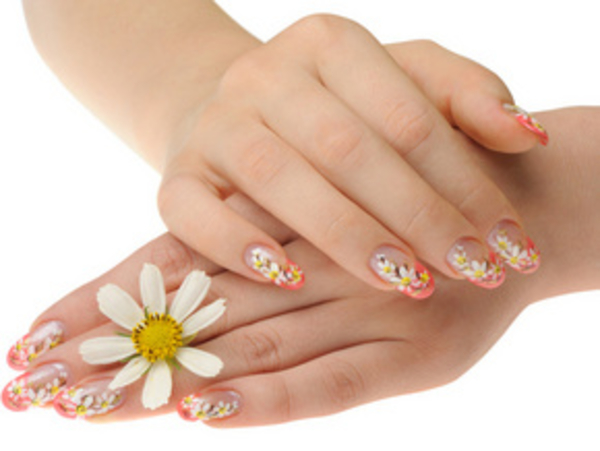 Французский маникюр с изюминкой