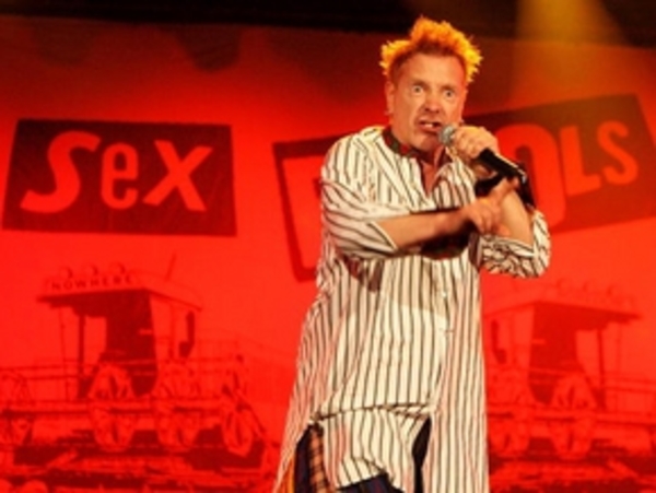 Группа Sex Pistols выпустит духи для панков