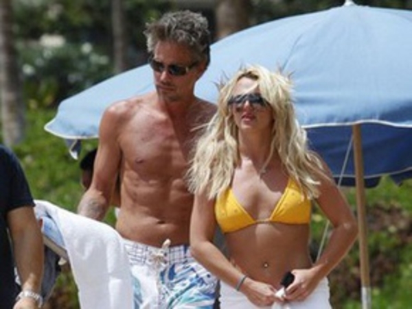 Гавайский уик-энд Бритни Спирс и Джейсона Травика (ФОТО)