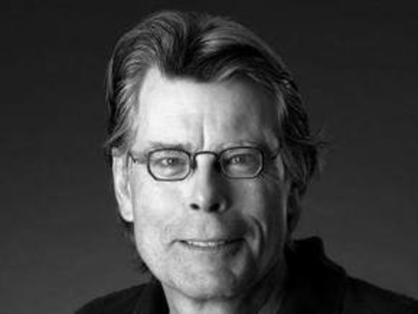 Журнал Forbes определил самых богатых современных писателей