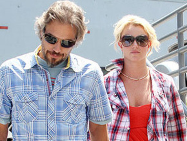 Бритни Спирс готовится  к двойной свадьбе