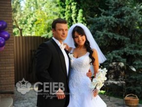 Алина из "Алиби" вышла замуж в платье Ани Лорак (ФОТО)