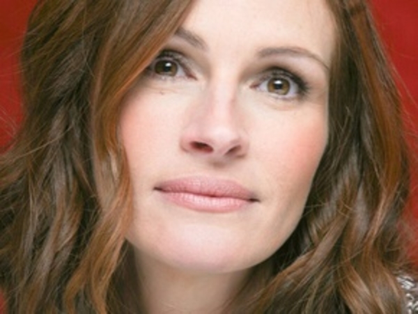 Джулия Робертс похвасталась новой силиконовой грудью (ФОТО)