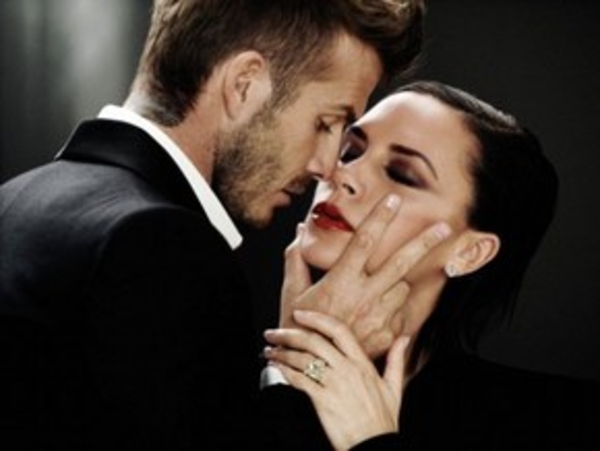 Бекхэмы занялись любовью в лифте ради духов