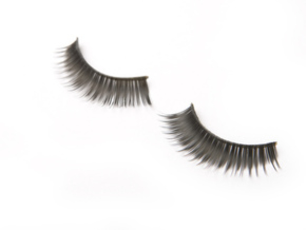 Плюсы и минусы наращивания ресниц