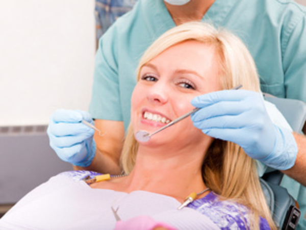 Преимущества и недостатки ультразвуковой чистки зубов