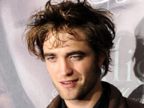 Роберт Паттинсон отрастил бороду (фото)