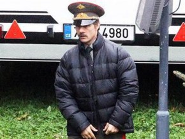 Тома Круза не узнать в образе русского милиционера (ФОТО)