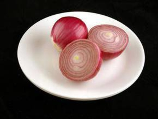 Красный лук понижает холестерин