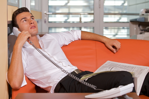 Стоит ли звонить первой?