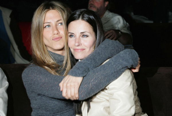 Энистон и Кортни Кокс: дружба или больше?