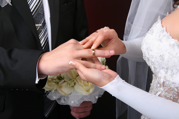 Мужчины предпочитают жениться по расчету