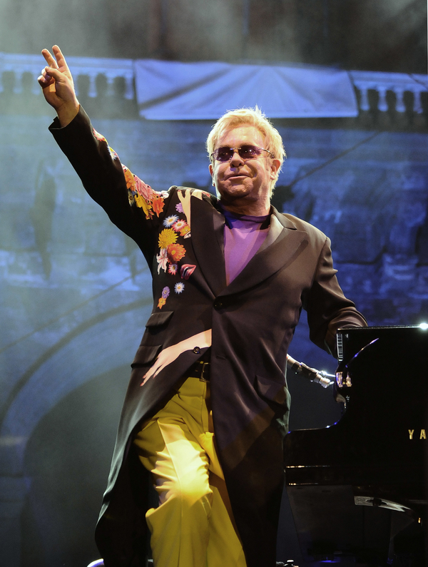 Элтон Джон станет главным редактором на один день