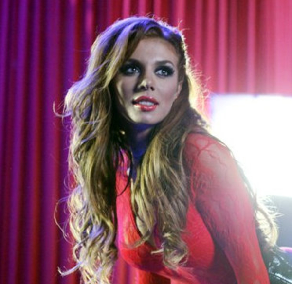 Анна Седокова узнала, что такое однополые отношения