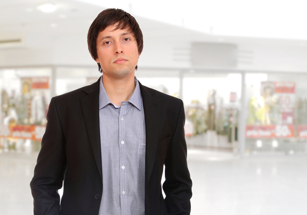 Я милого узнаю по костюму