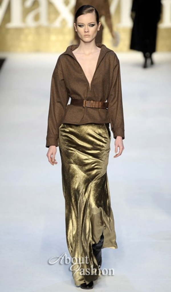 Строгие и сдержанные силуэты от Max Mara:осень-зима 2010/2011