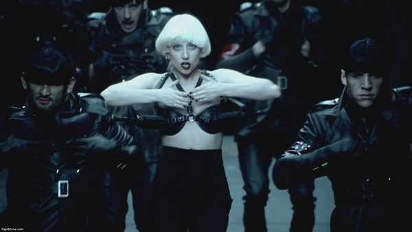 Лучшая пародия на Lady Gaga 2010 года