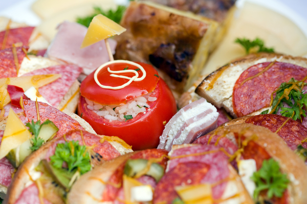 Почему в период праздников легко набрать вес