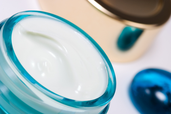 IVONA советует: как правильно выбрать крем в подарок