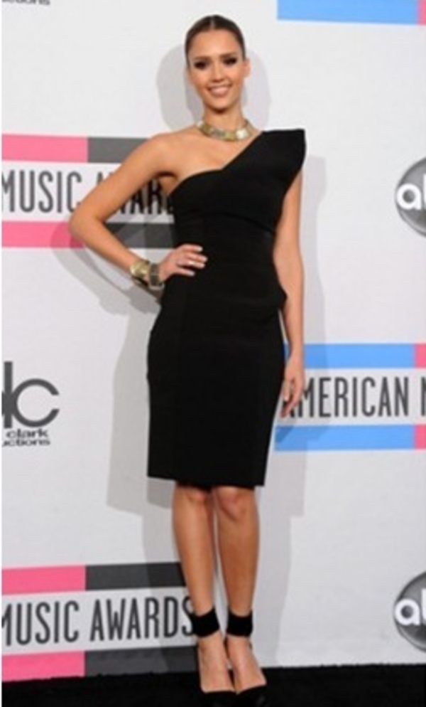 Джессика Альба против Анаис