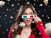 Интимные сцены в кино смущают девушек