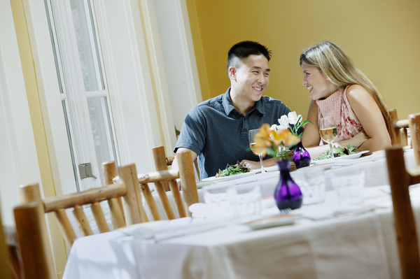 Чтобы похудеть, обедай с мужчиной