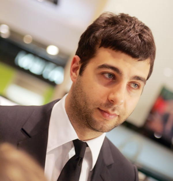 На работе - Ургант, дома - лось