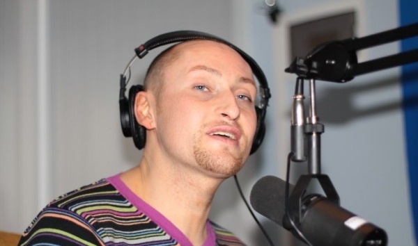 Певец Шура сыграет свадьбу в мае