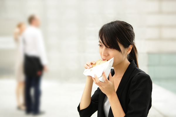 Рацион трудоголика: как питаться на работе