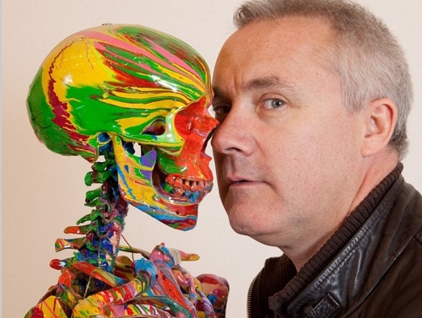 Дэмиен Херст украсил бриллиантами детский череп