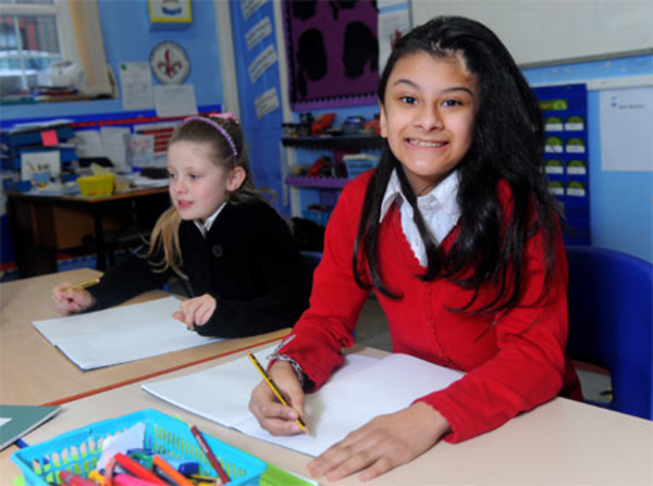 Девочке с ожогом головы вернули волосы