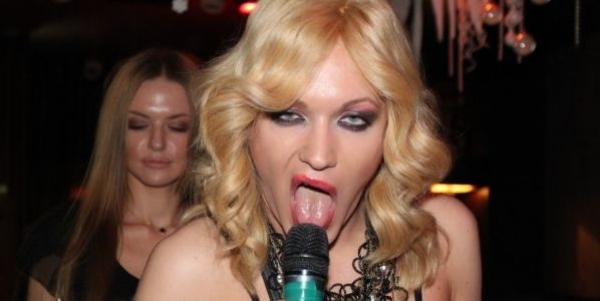 Монро продемонстрировала оральные возможности