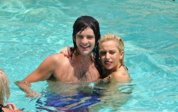 Lady Gaga  и Люк Карл обручились