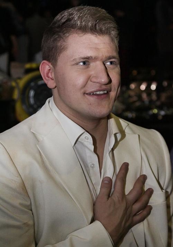 Алексей Кузнецов женится