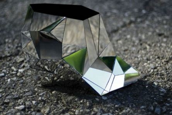 Бразильский дизайнер представил обувь-невидимку