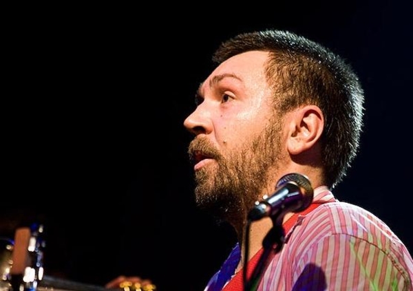 Сергей Шнуров под каблуком у  жены